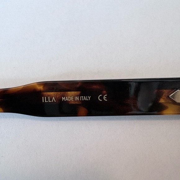 Tortoise Shell Sunglasses - Picture 4 of 5